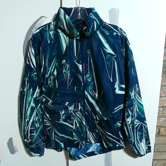 EUC Nike Shield Running Jacket M packable hood